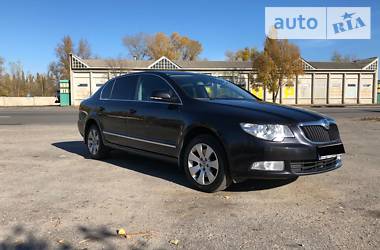 Седан Skoda Superb 2013 в Днепре