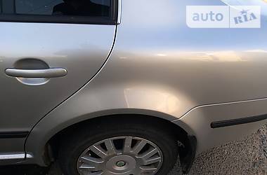 Седан Skoda Superb 2005 в 