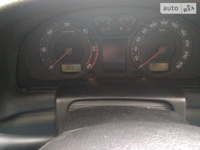 Седан Skoda Superb 2004 в Черновцах