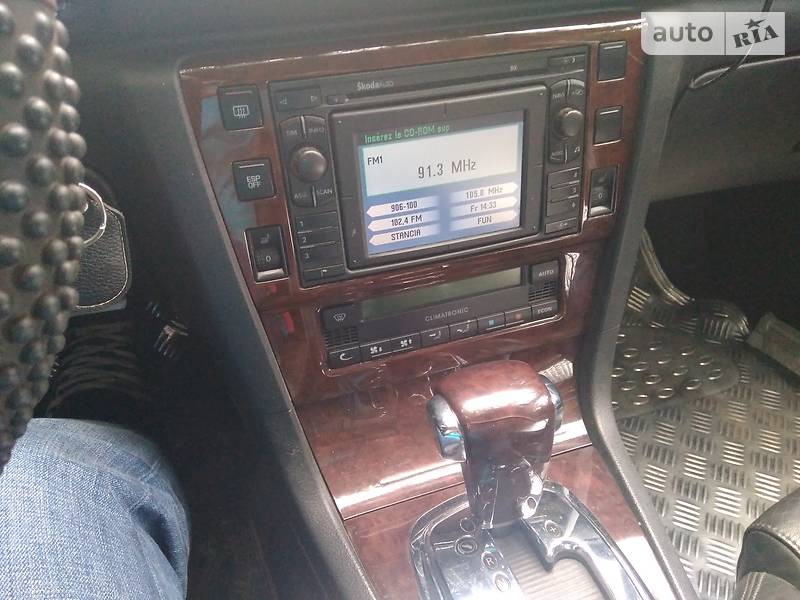 Седан Skoda Superb 2004 в Черновцах