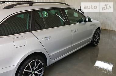 Універсал Skoda Superb 2012 в 