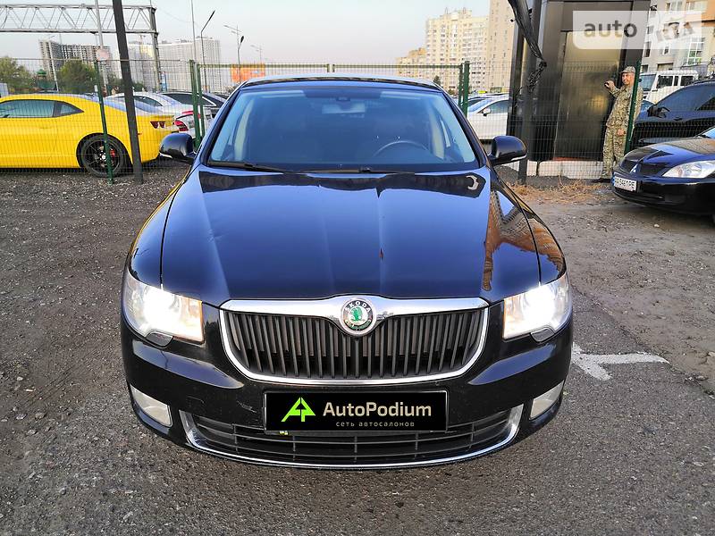 Седан Skoda Superb 2011 в Києві