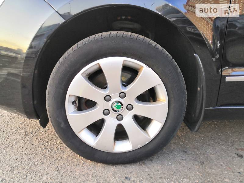 Седан Skoda Superb 2011 в Києві