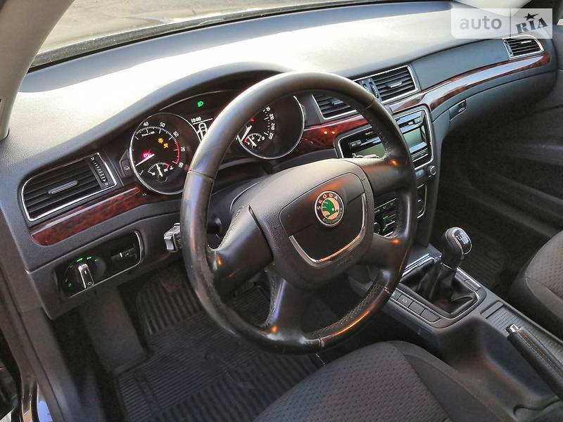 Седан Skoda Superb 2011 в Києві
