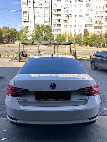 Седан Skoda Superb 2017 в Сумах