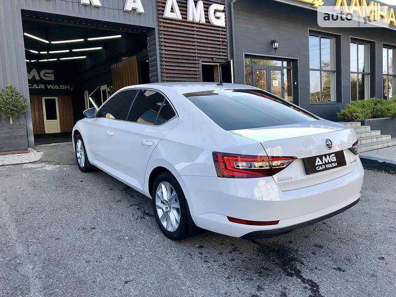 Седан Skoda Superb 2017 в Сумах