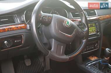 Седан Skoda Superb 2013 в Кривому Розі