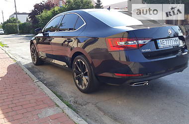 Хетчбек Skoda Superb 2016 в Дніпрі