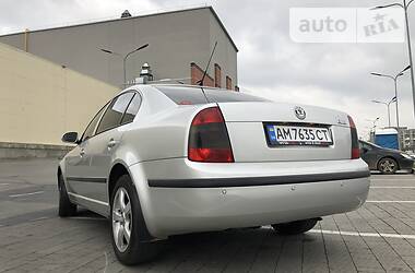 Седан Skoda Superb 2006 в Львове