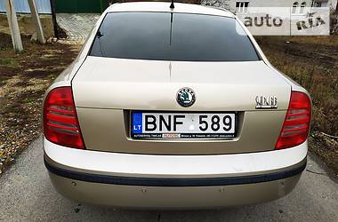 Седан Skoda Superb 2006 в Обухове