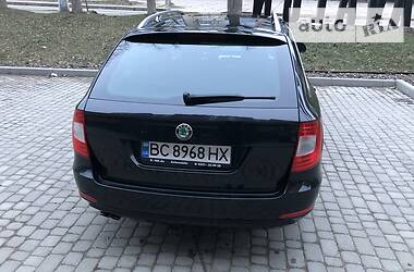Універсал Skoda Superb 2011 в 
