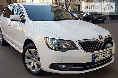 Седан Skoda Superb 2013 в 