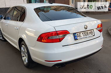 Седан Skoda Superb 2013 в 