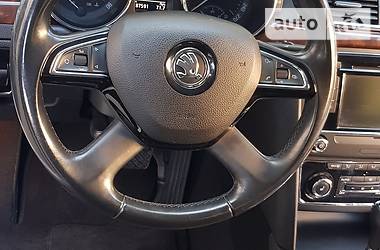 Седан Skoda Superb 2013 в 