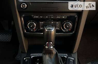 Седан Skoda Superb 2013 в 