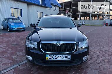 Універсал Skoda Superb 2011 в 