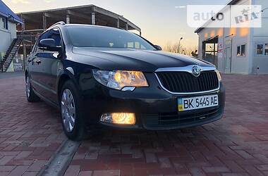 Універсал Skoda Superb 2011 в 