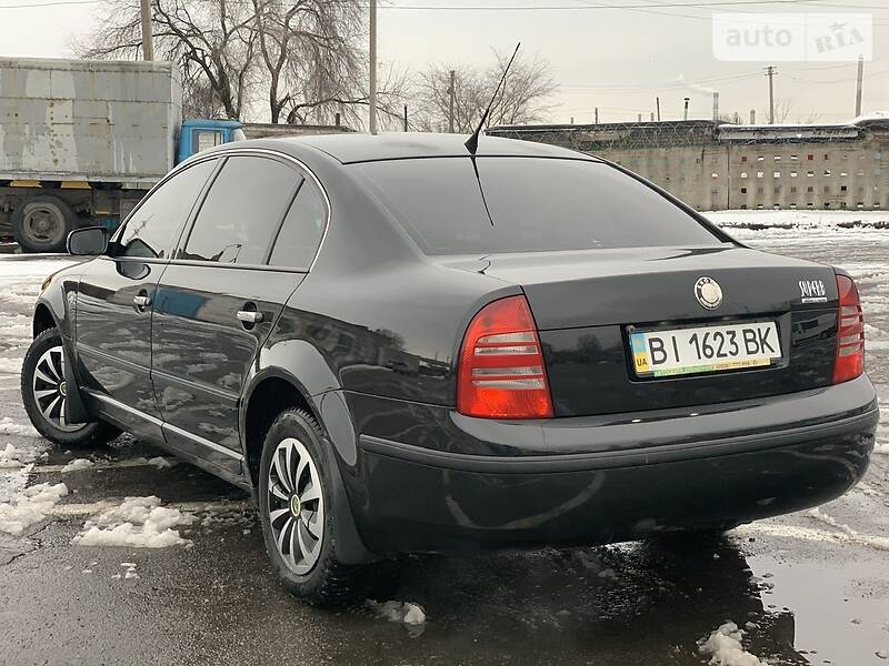 Седан Skoda Superb 2006 в Горішніх Плавнях