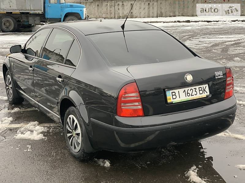 Седан Skoda Superb 2006 в Горішніх Плавнях