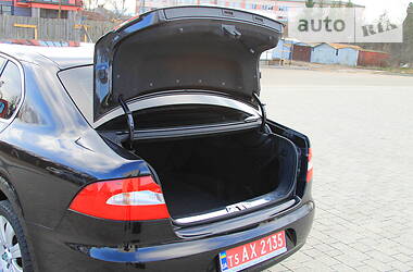 Седан Skoda Superb 2010 в 