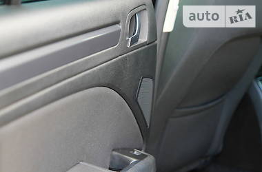 Седан Skoda Superb 2010 в 