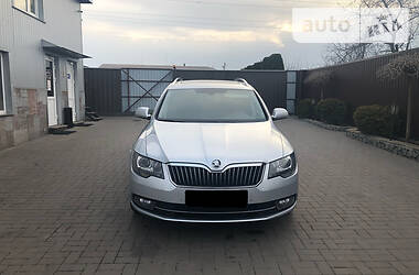 Универсал Skoda Superb 2013 в Умани