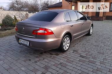 Седан Skoda Superb 2012 в 