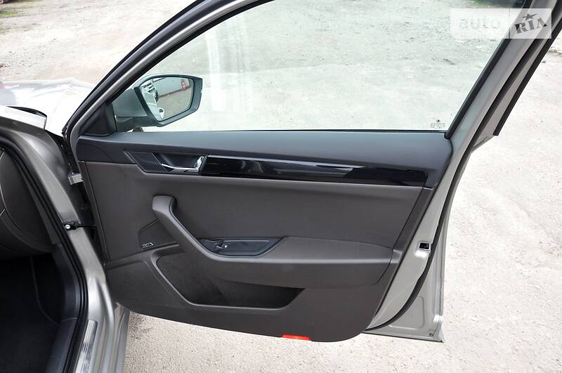 Седан Skoda Superb 2017 в Львові фото 68 Седан Skoda Superb 2017 в Львові