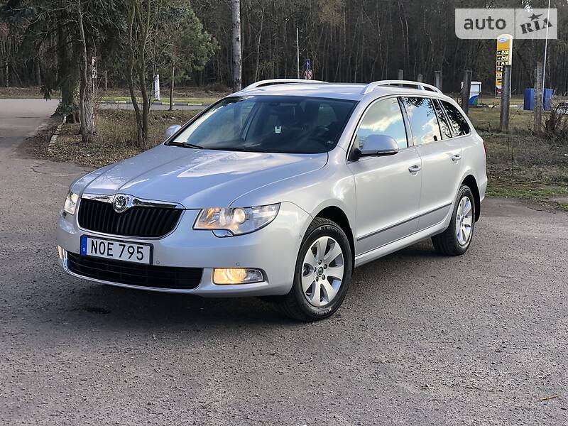 Універсал Skoda Superb 2011 в Радивиліві
