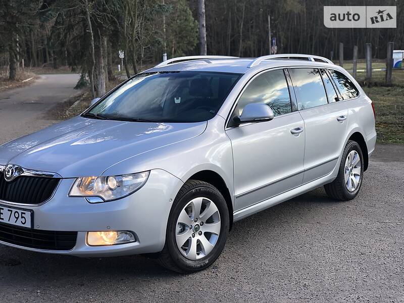 Універсал Skoda Superb 2011 в Радивиліві