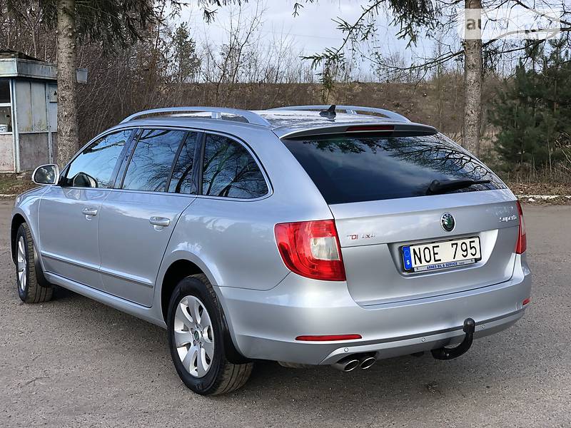 Універсал Skoda Superb 2011 в Радивиліві