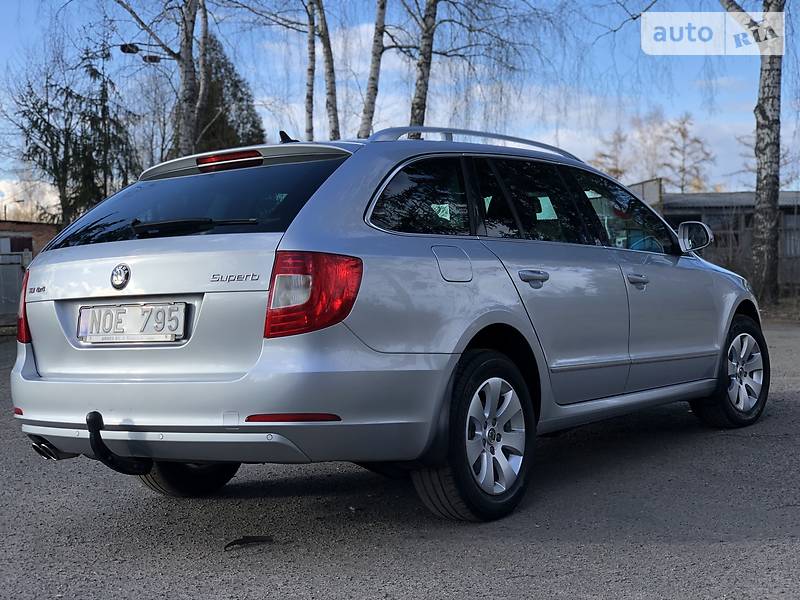 Універсал Skoda Superb 2011 в Радивиліві