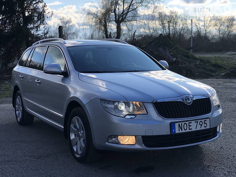 Універсал Skoda Superb 2011 в Радивиліві