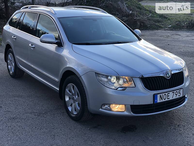 Універсал Skoda Superb 2011 в Радивиліві