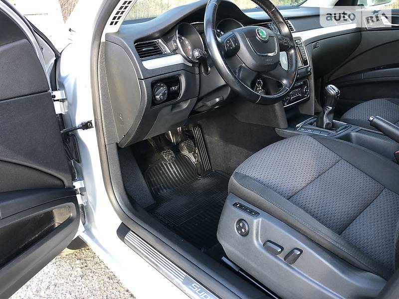 Універсал Skoda Superb 2011 в Радивиліві
