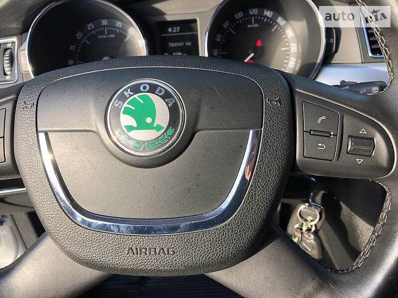 Універсал Skoda Superb 2011 в Радивиліві