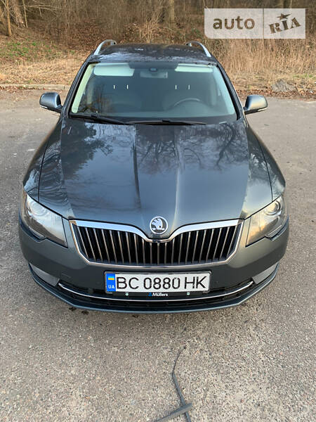 Універсал Skoda Superb 2013 в Львові