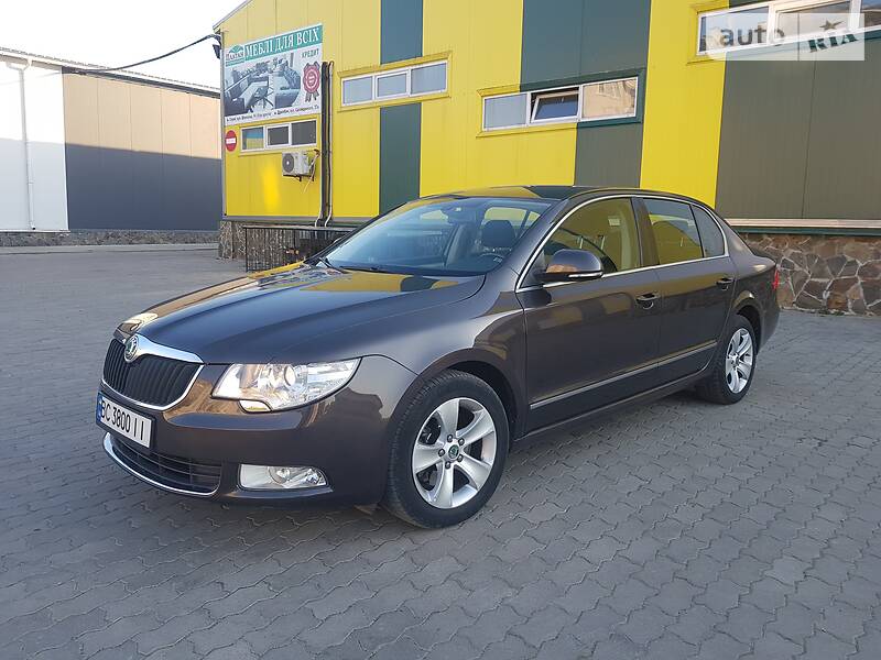 Седан Skoda Superb 2010 в Стрые