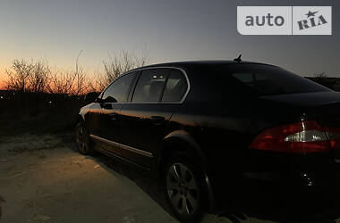 Седан Skoda Superb 2010 в 