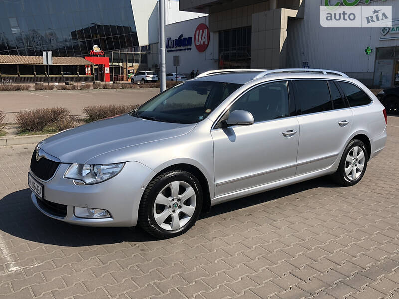 Універсал Skoda Superb 2010 в Житомирі