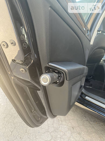 Седан Skoda Superb 2010 в Кривому Розі