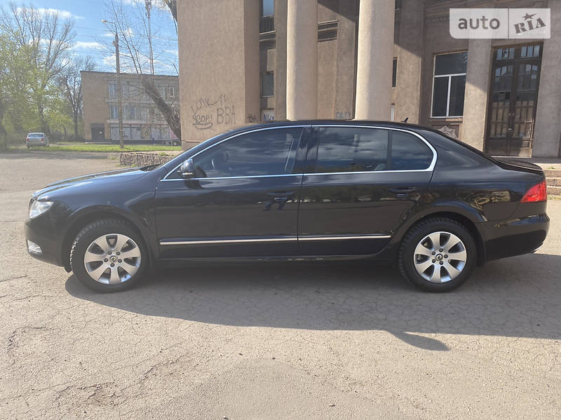 Седан Skoda Superb 2010 в Кривому Розі
