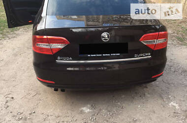 Седан Skoda Superb 2014 в 