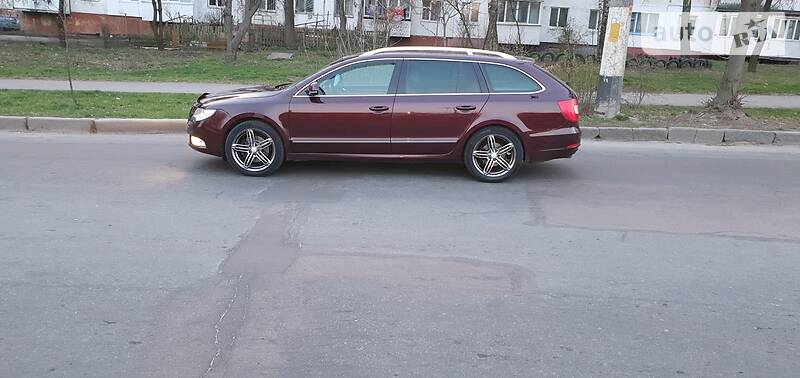 Універсал Skoda Superb 2011 в 