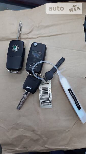 Седан Skoda Superb 2004 в Кропивницькому