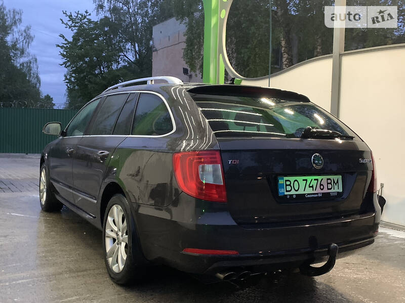 Універсал Skoda Superb 2010 в Тернополі