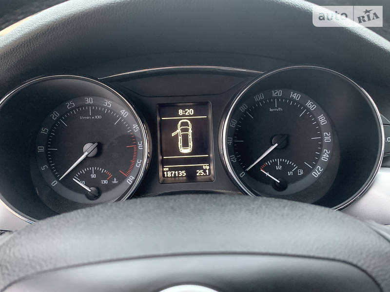 Універсал Skoda Superb 2010 в Тернополі