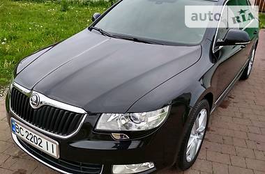 Седан Skoda Superb 2010 в 