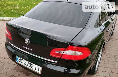 Седан Skoda Superb 2010 в 
