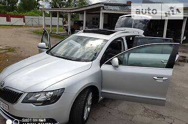 Универсал Skoda Superb 2015 в Бродах